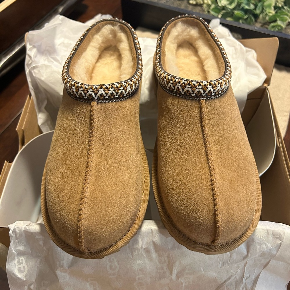 UGG Tasman Slippers Chestnut Kid’s 5 = Women’s 7